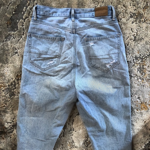 American Eagle high-rise Mom Jeans - Picture 4 of 4